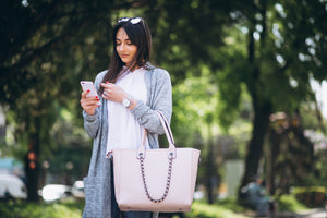 Why Shoulder Bags for Women Are Still the Most Practical Choice