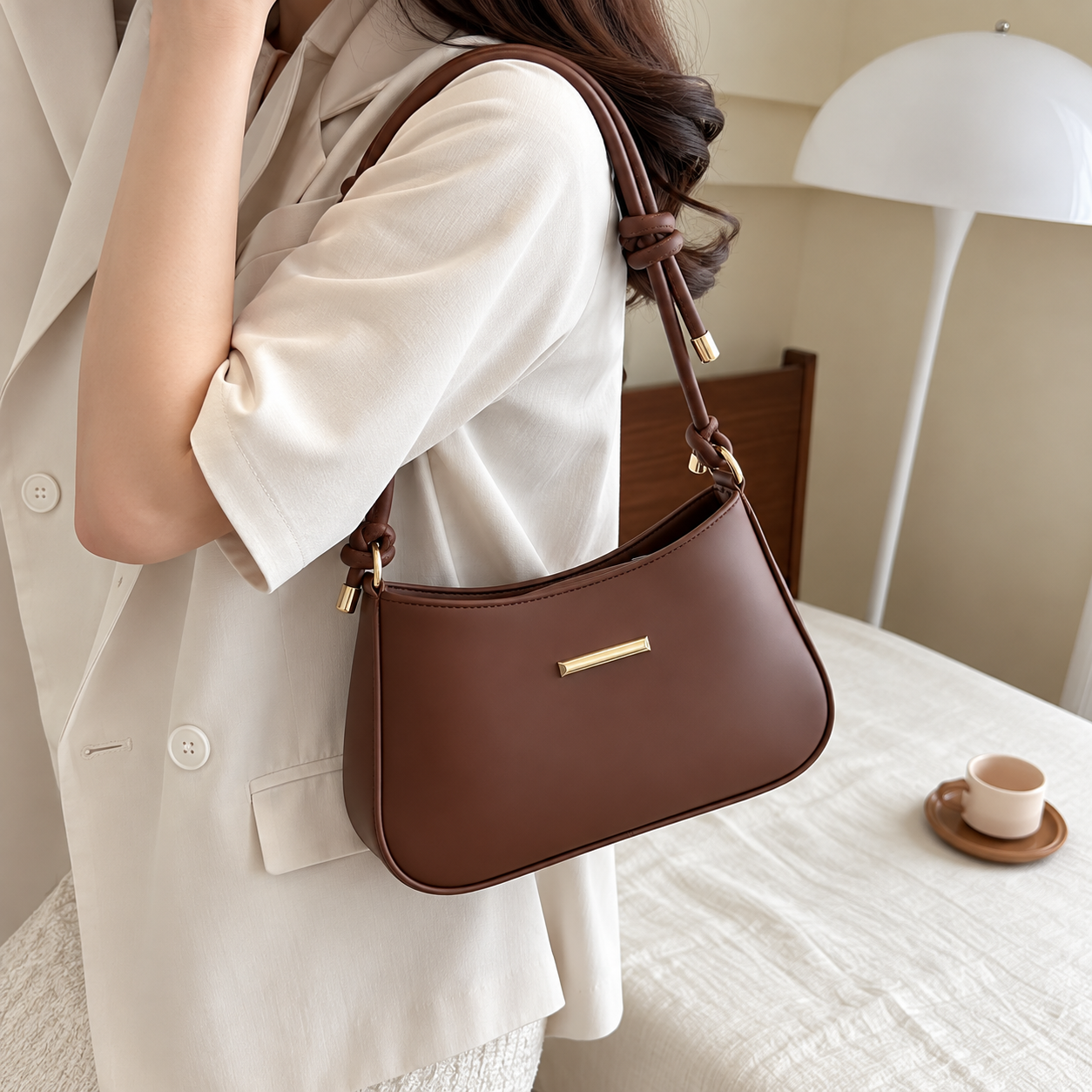 BM16 Shoulder Bag Brown