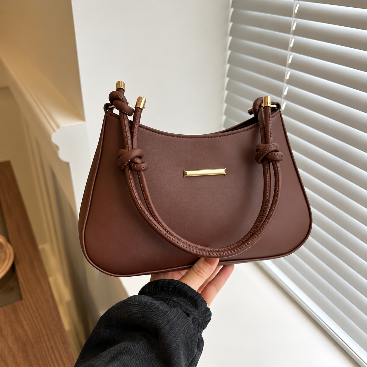BM16 Shoulder Bag Brown