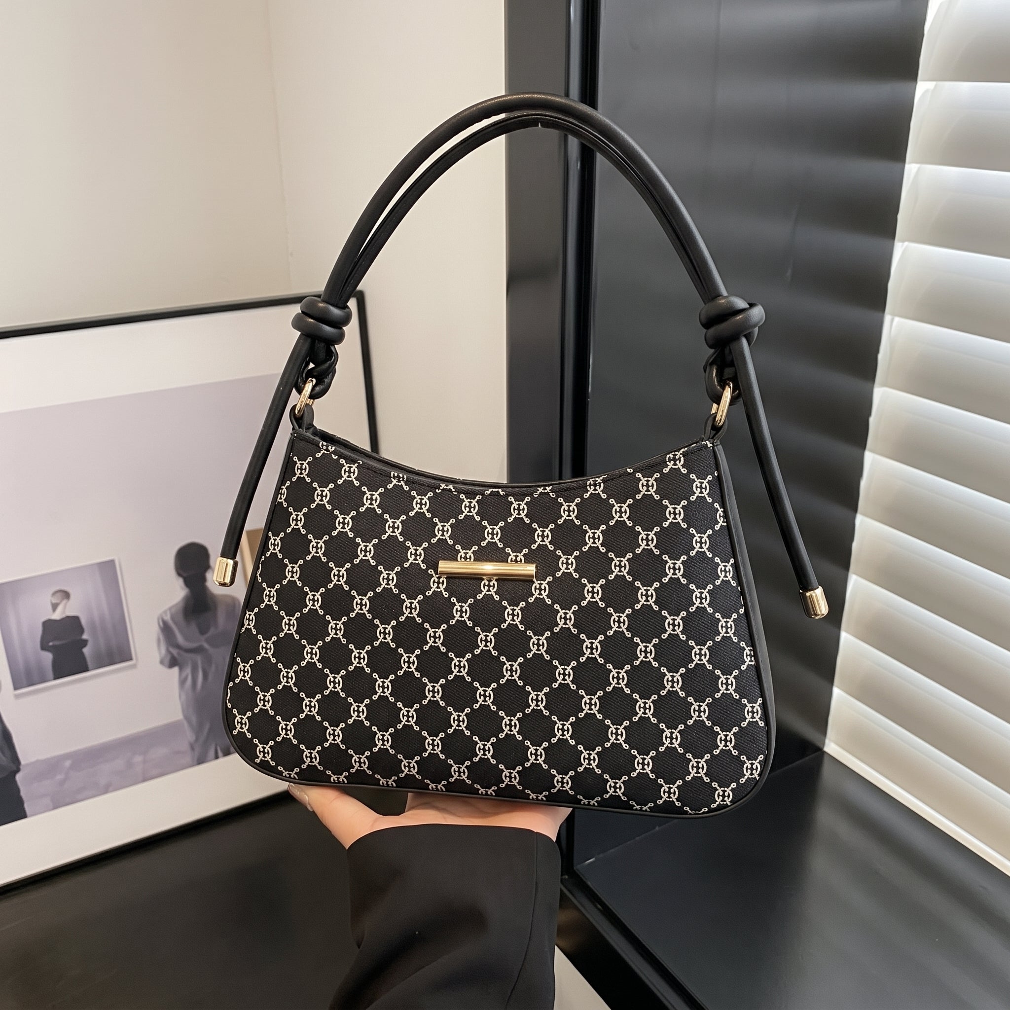 BM15 Shoulder Bag Black