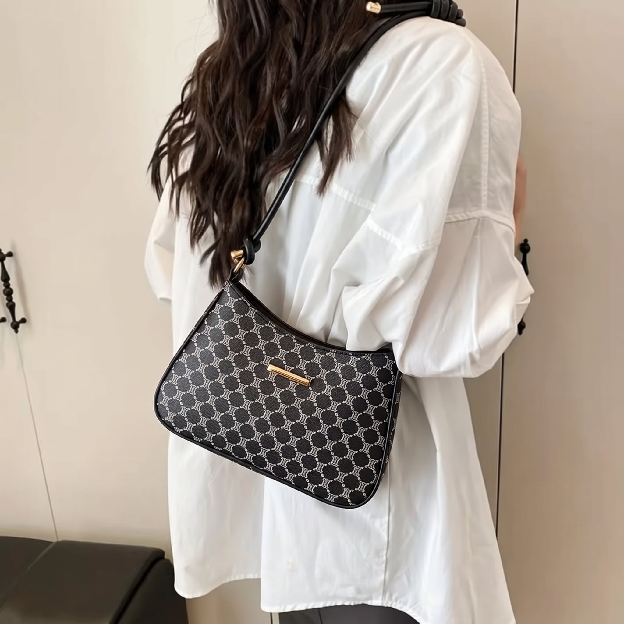 BM15 Shoulder Bag Black