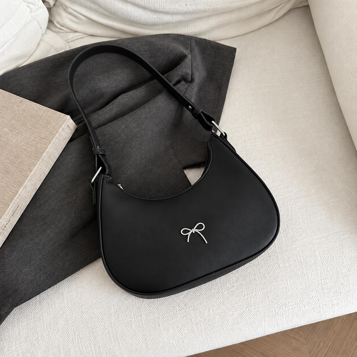 BM17 Shoulder Bag Black