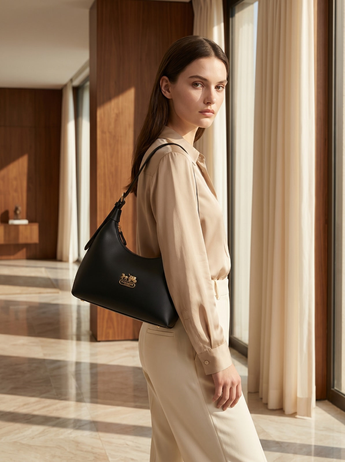 Mira Shoulder Bag Black
