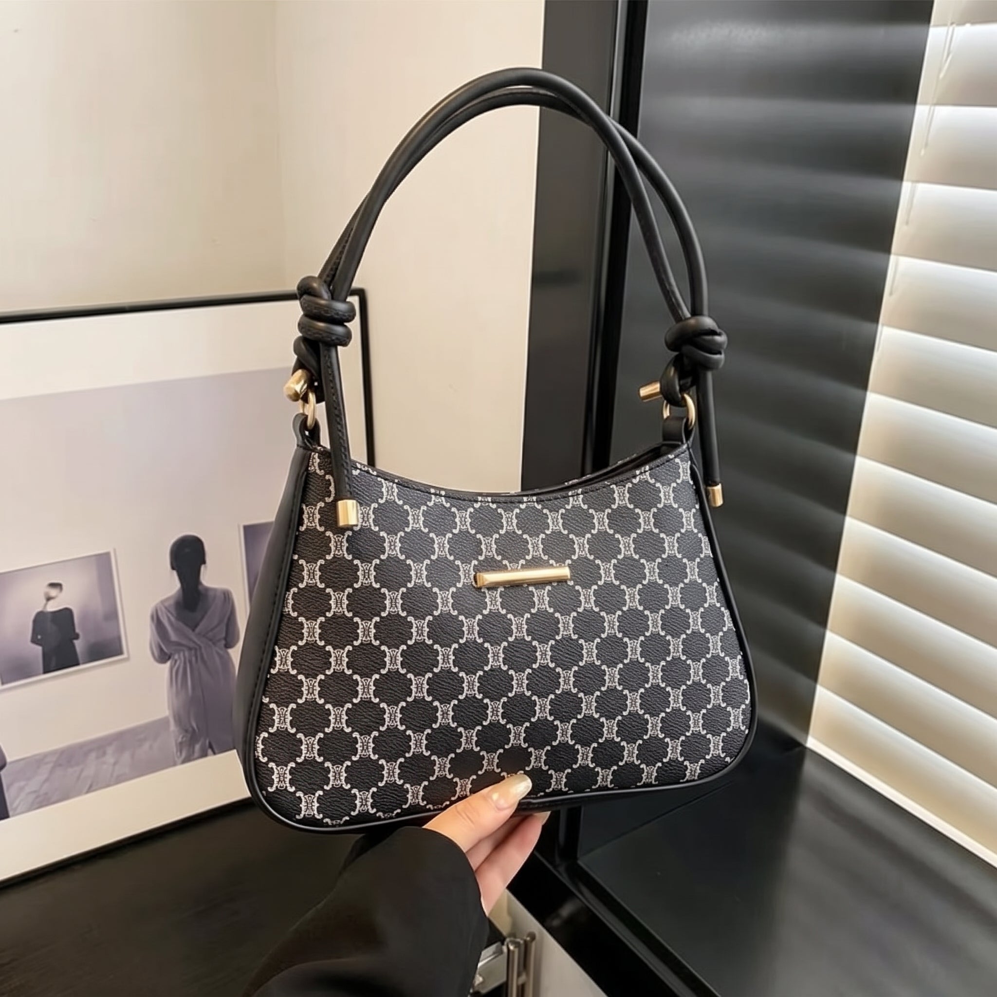 BM15 Shoulder Bag Black